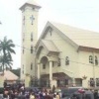 Nigērijas baznīcas slaktiņā vaino “bandu karu”