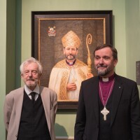 Imants Lancmanis uzglezno arhibīskapa Vanaga portretu