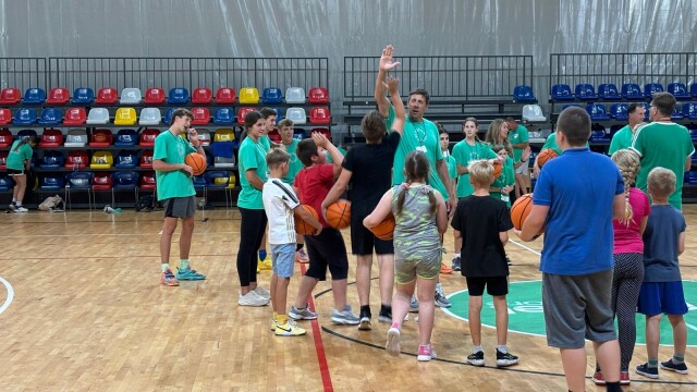 Daugavpils baptistu draudze rīko basketbola nometni bērniem