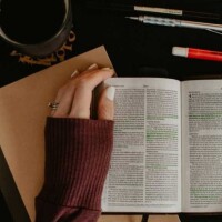Spēja piedot un dzīvošana pēc Bībeles veicina cilvēka labklājību