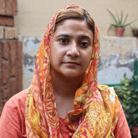 Pakistānas kristiešu meitene atbrīvota no piespiedu laulībām ar musulmaņu nolaupītāju