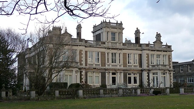 Savākti 90 000 mārciņas Sperdžena koledžas studentu atbalstam