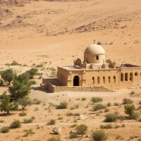 Ēģiptes koptu kristieši uztraucas par sena klostera pāreju ēģipes kontrolē un jauno UNESCO vadītāju