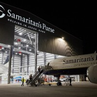 Samaritan’s Purse atklāj jaunu gaisa transporta reaģēšanas centru un Boeing 757 lidmašīnu