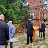 Aizvadīts dievkalpojums jauniegādātajā Aizputes luterāņu baznīcā Aizvadīts dievkalpojums jauniegādātajā Aizputes luterāņu baznīcā