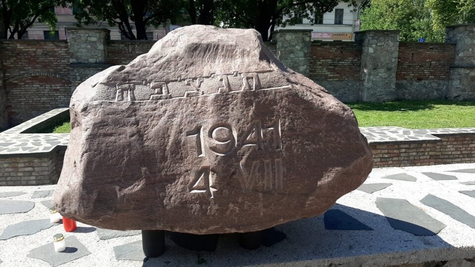 Rīgā aizvadīts genocīda upuru piemiņai veltītais “Dzīvo gājiens”