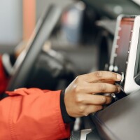 Ķīnas kristieti aiztur par audio Bībeles klausīšanos mašīnā