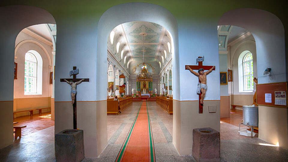 Vāc ziedojumus Vārkavas katoļu baznīcas lustras restaurācijai