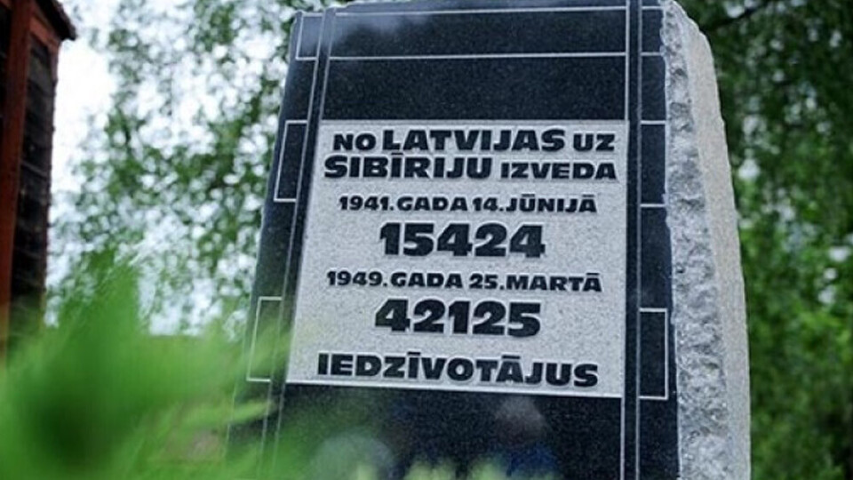 Latvijā ar svētbrīžiem piemin uz Sibīriju izsūtītos