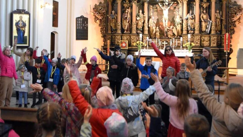 Pirmo reizi plaši sanāk kopā luterāņu svētdienas skolas