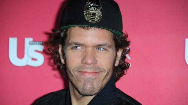 Perezs Hiltons pēc smagas slimības sāk lasīt Bībeli no sākuma līdz beigām