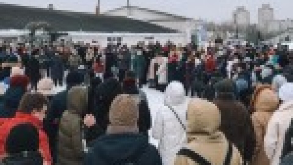 Minskā draudze rīko dievkalpojumu blakus bijušajām draudzes telpām