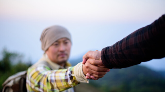 Jauniešu centra komanda īsteno projektu „Es nebaidos palīdzēt”