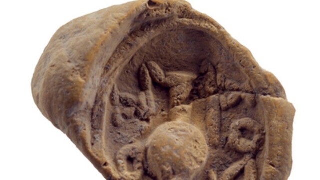 Izraēlas arheologi atklāj 2000 gadu senu žetonu