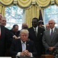 Lielākā daļa ASV baznīcu atbalsta prezidentu Donaldu Trampu