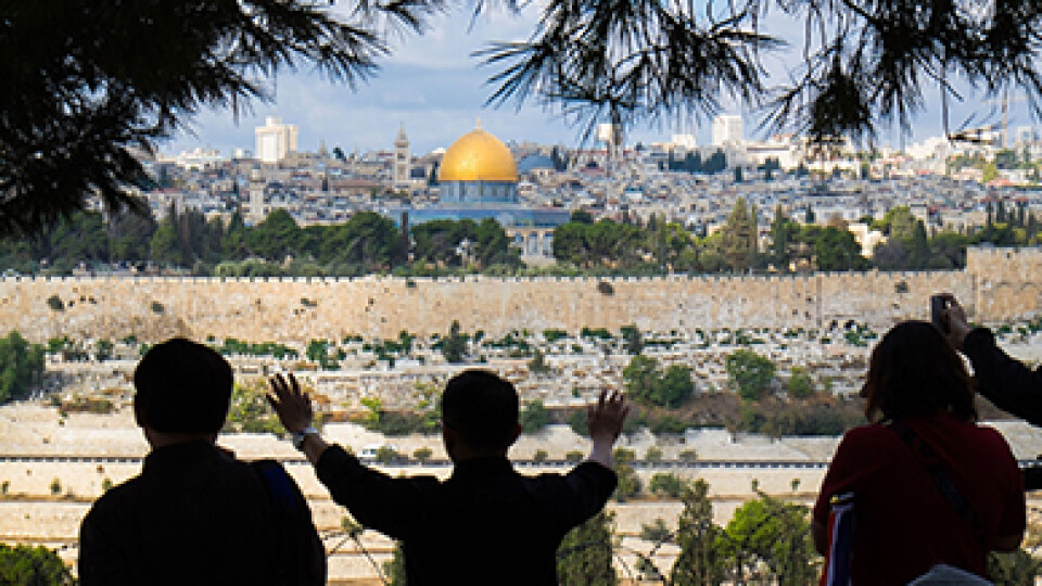 Vasarsvētkos simtiem cilvēku Jeruzalemē vienojas lūgšanās par Izraēlu