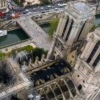 Francijā asas diskusijas par Parīzes Dievmātes katedrāles torņa smaili
