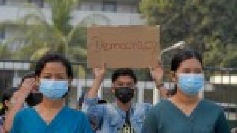 Mjanmā arestē mediķus par protestētāju ārstēšanu baznīcā