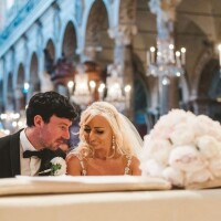 Itālijā plāno maksāt pāriem par laulībām baznīcā