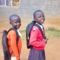 Iniciatīva “Gaismas bērni” palīdz bērniem Kenijā uzcelt skolu