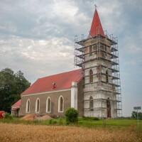 Atjauno Seces baznīcas torņa fasādi