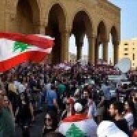 Libānā protestētāji uzbrūk prezidenta dibinātās kristiešu partijas birojiem