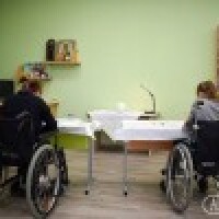 Baltkrievijā atver zīmēšanas studiju ratiņkrēslu bērniem