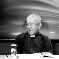 Mūžībā aizsaukts mācītājs Uldis Rožkalns