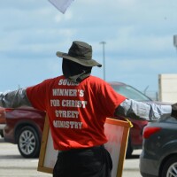 NBA brīvais aģents Džeidens Aivijs tika pamanīts sludinot uz ielas NBA brīvais aģents Džeidens Aivijs tika pamanīts sludinot uz ielas