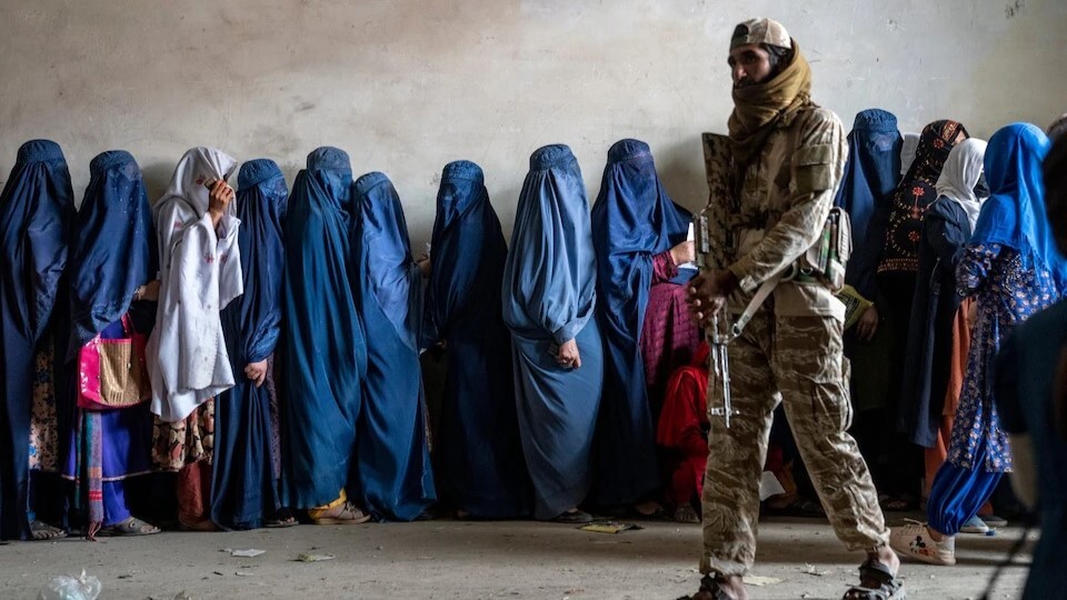 “Taliban” pastiprina vardarbību pret sievietēm ar likumu