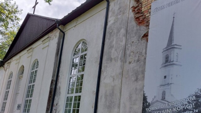 Šogad plānots atjaunot Gulbenes luterāņu baznīcas torņa pamatus