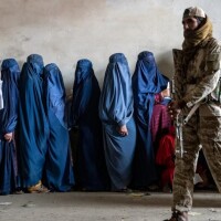 “Taliban” pastiprina vardarbību pret sievietēm ar likumu