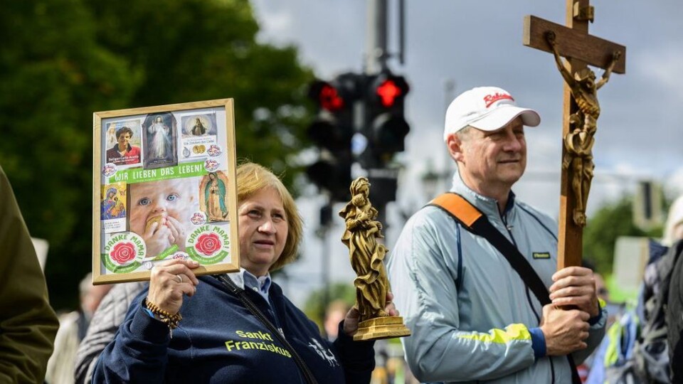 Vācijas protestantu baznīca saņem spēcīgu kritiku par nostāju abortu jautājumā