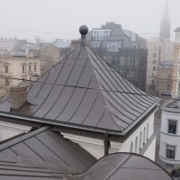 Pabeigta baznīcas jumta atjaunošana adventistu ēkai Rīgā